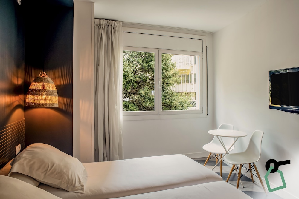Hotel Sixties 25/74