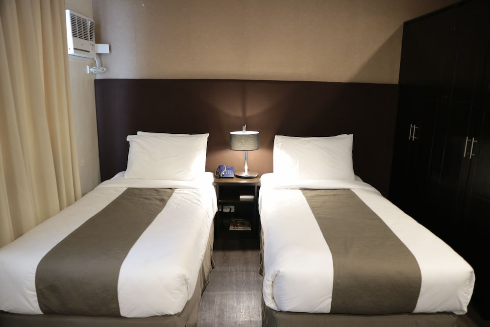 Gt Hotel Jaro 19/40