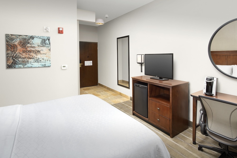 Holiday Inn Express Boston North -Woburn 19/50