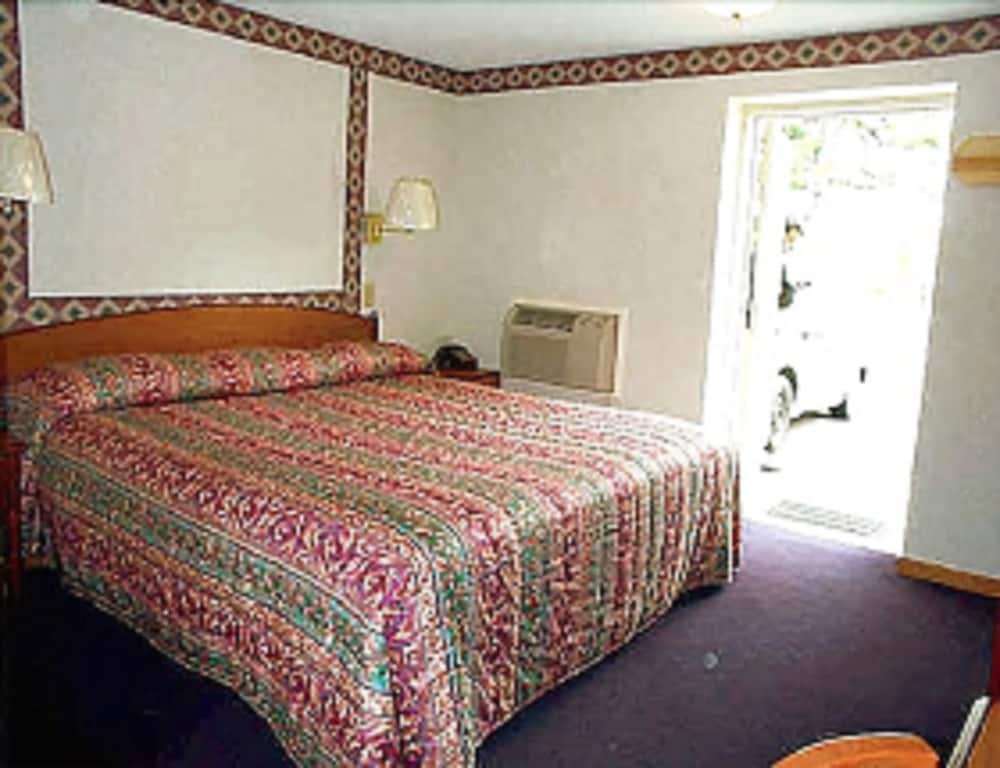 Wesley Inn & Suites 3/11