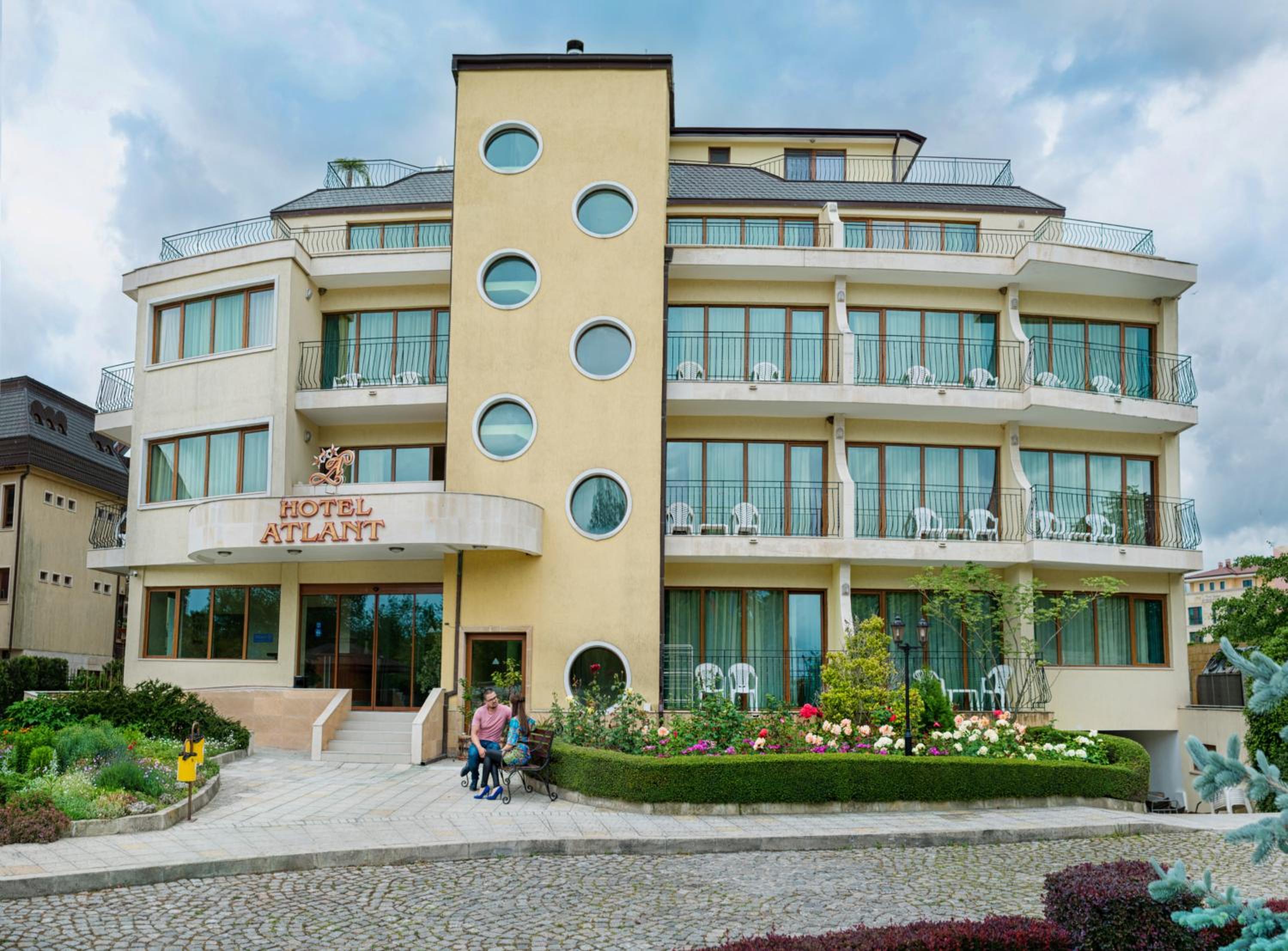 Atlant Hotel 5/50