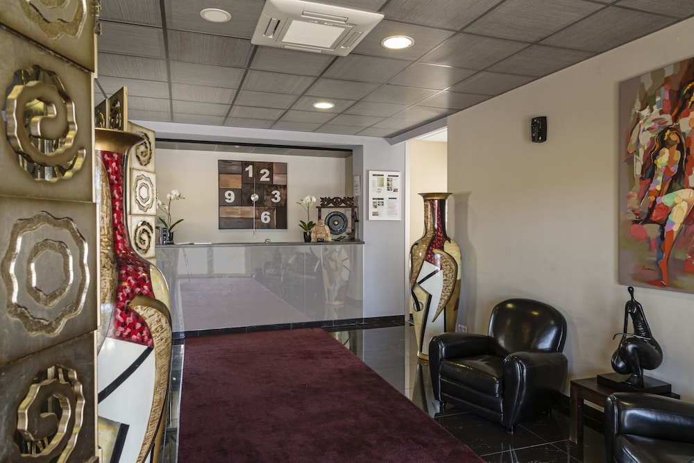 INTER HOTEL LE YA'TIS 4/48