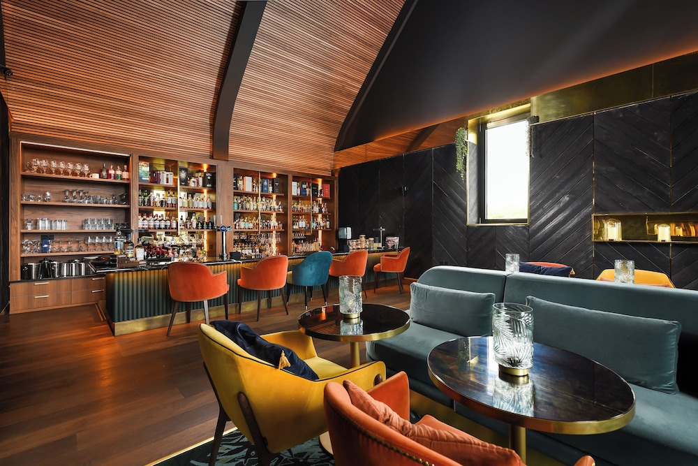 Bracken Hide Hotel 33/47