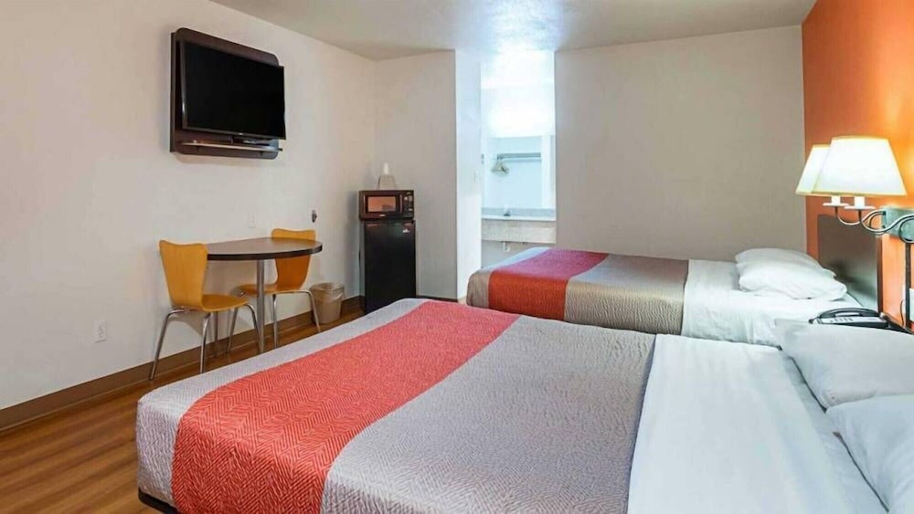 Motel6 Safford, AZ 31/57