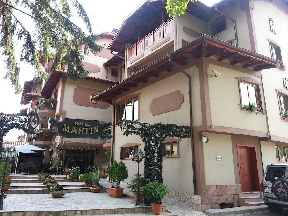 Martin Hotel 3/45