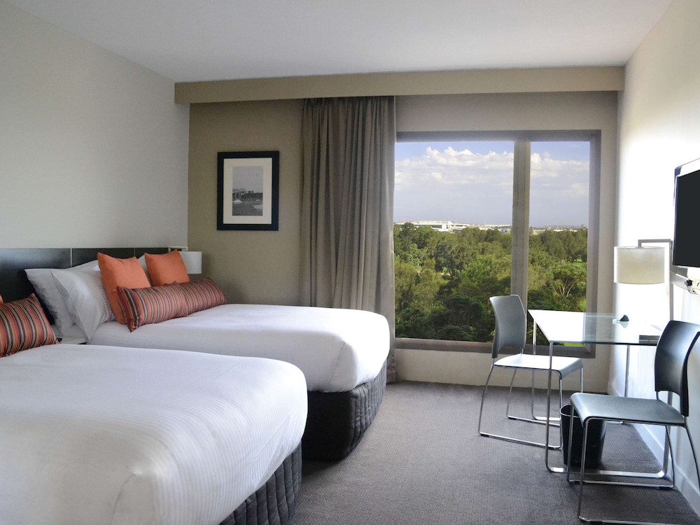 DELUXE, SUITE, KING BED