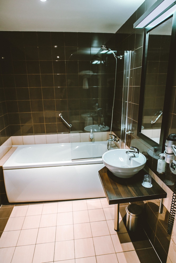 Hanza Hotel 55/56