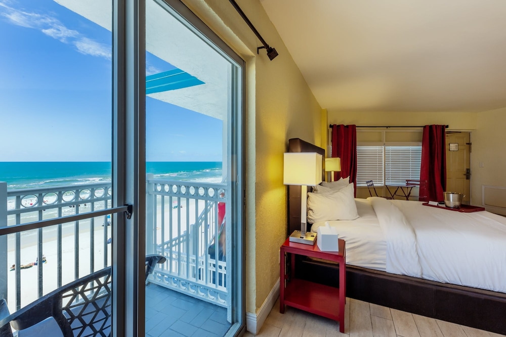 Chateau Mar Beach Resort 9/47