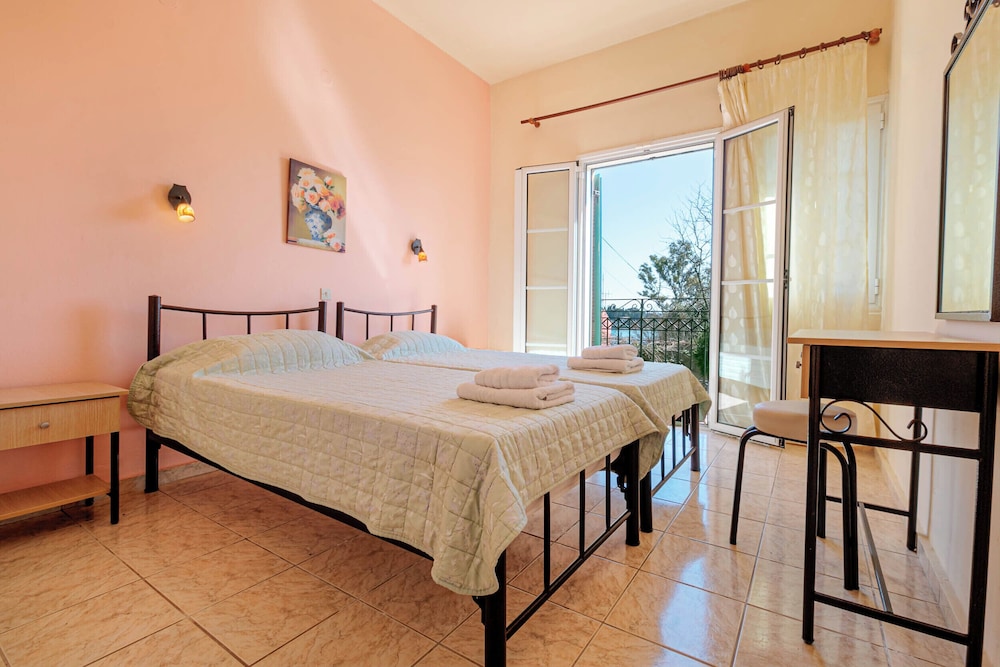 Ionian Arches Hotel 19/50