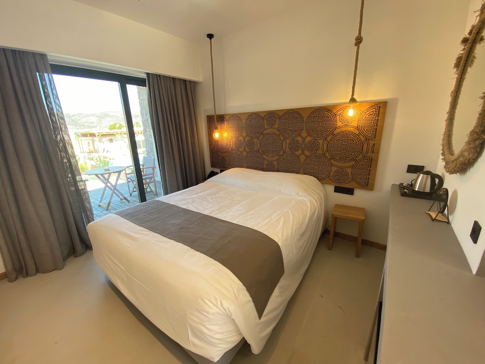 Helios Beach Hotel & Bungalows 14/48