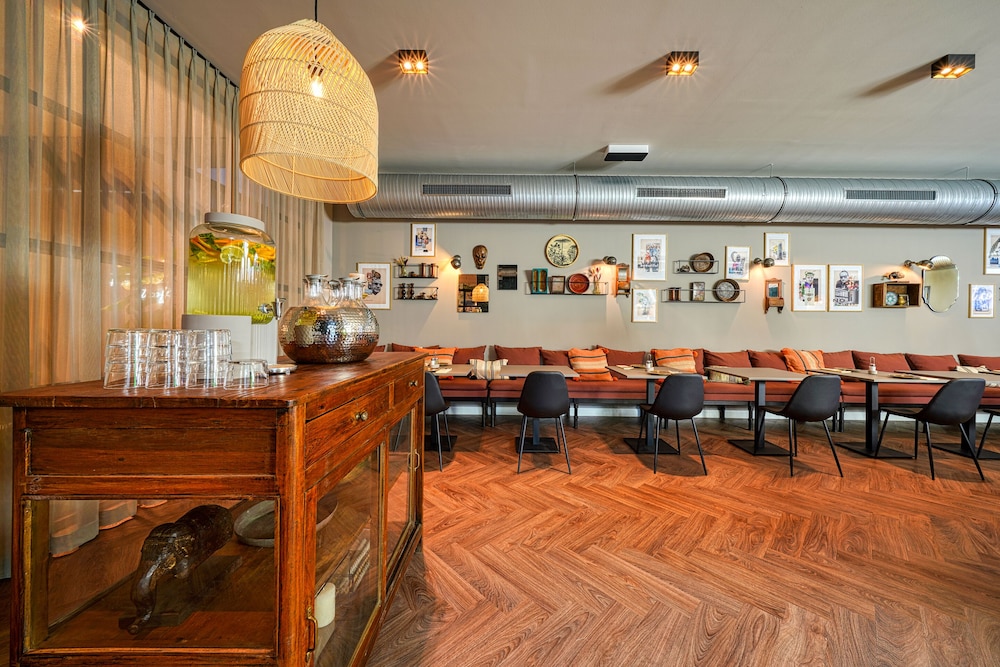 Vienna House Easy by Wyndham Bonn 45/56