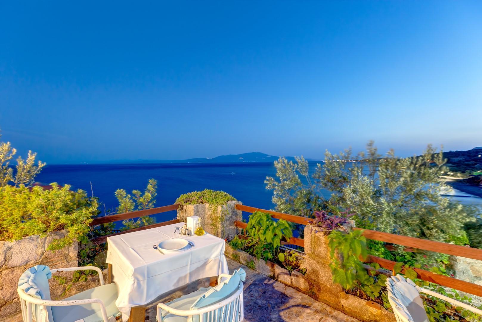 Assos Terrace Hotel 34/37