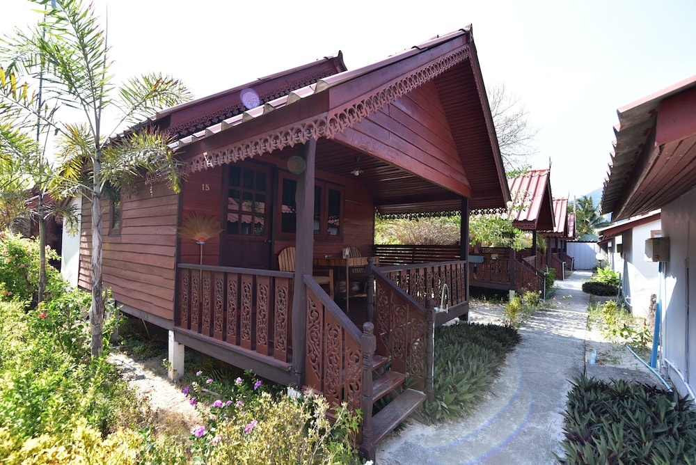 Lipe Power Beach Resort 2/50