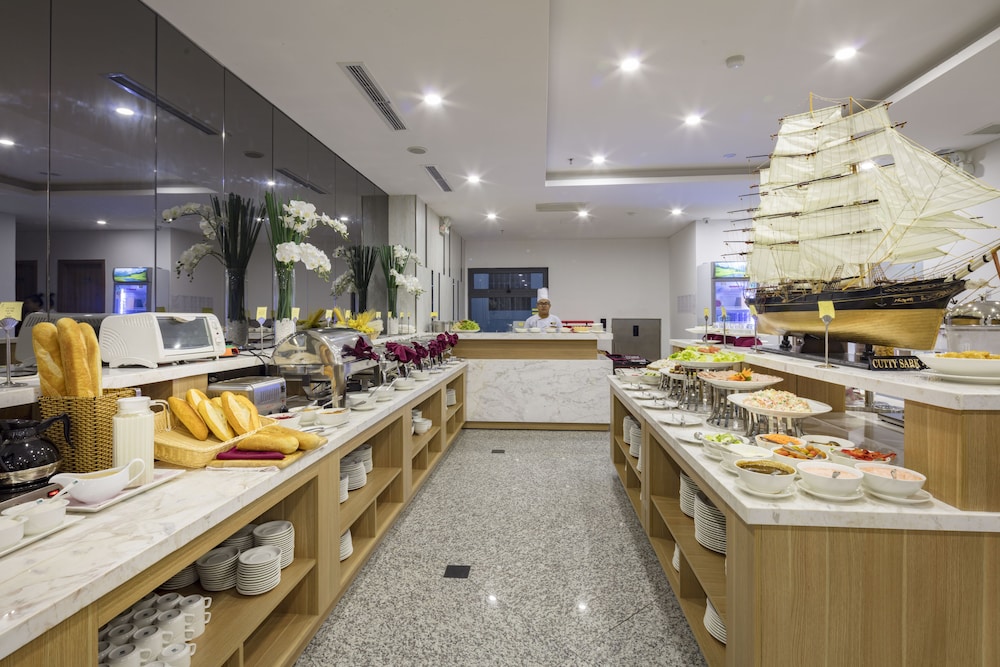 Gosia hotel 66/75