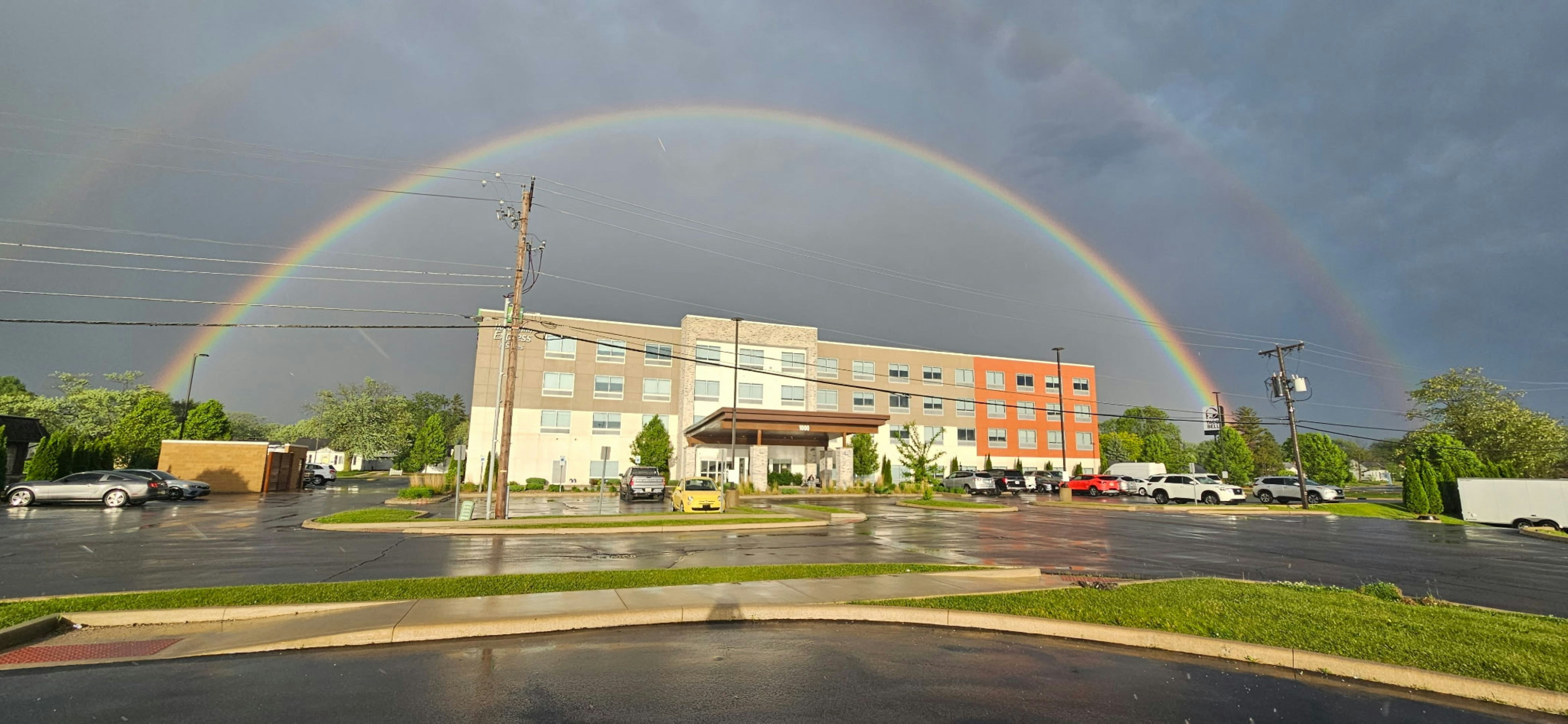 Holiday Inn Express & Suites Marion 59/65