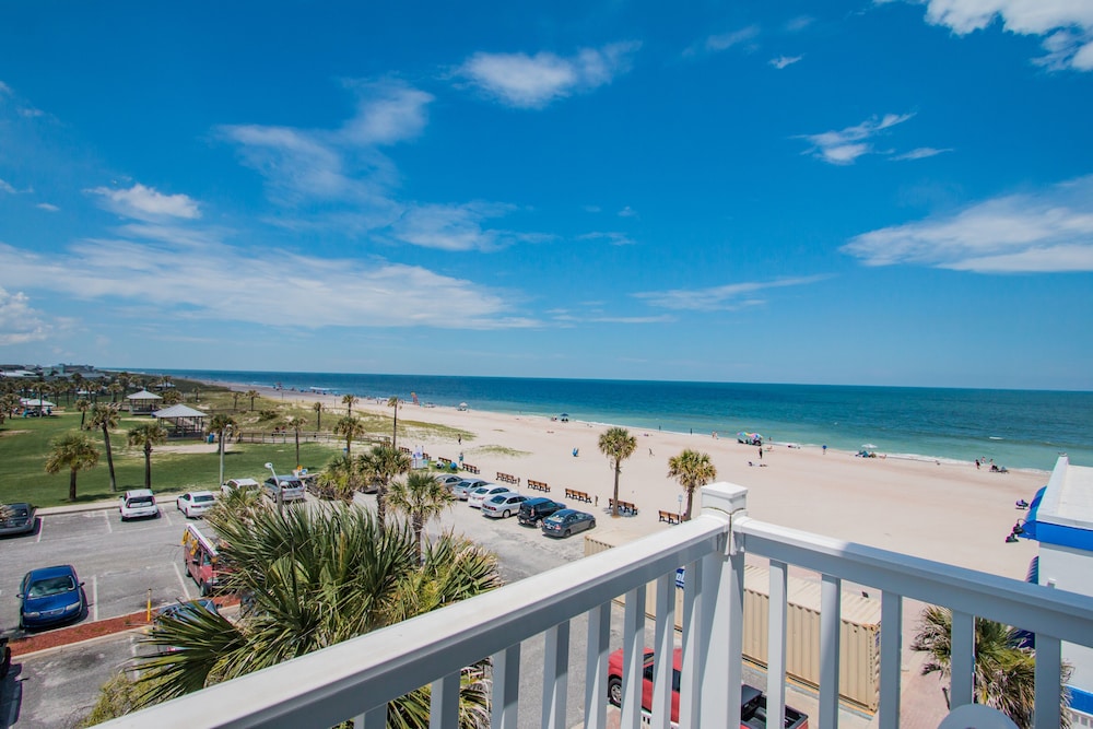 Seaside Amelia Inn 61/64