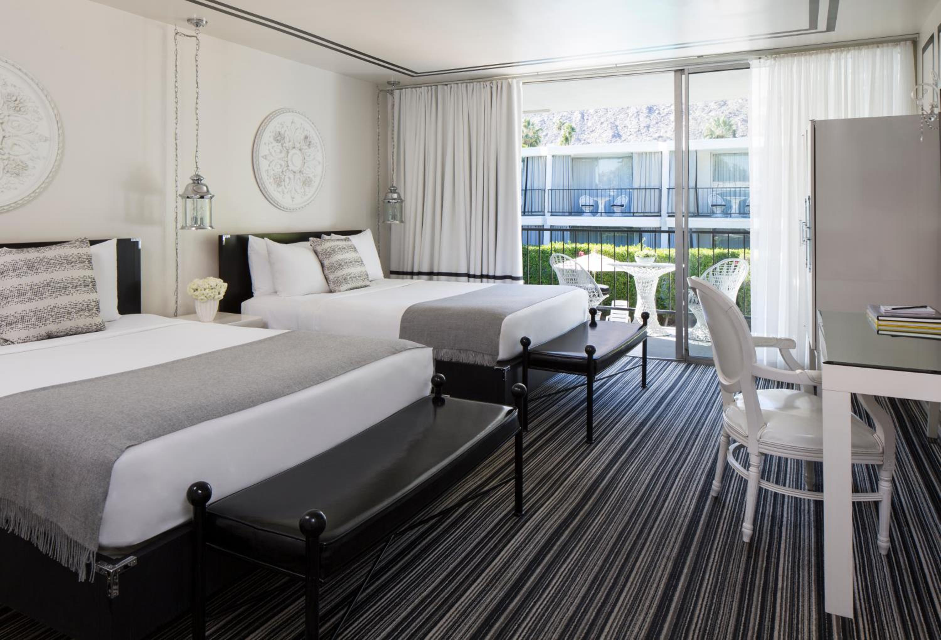 Deluxe, 2 Queen Beds