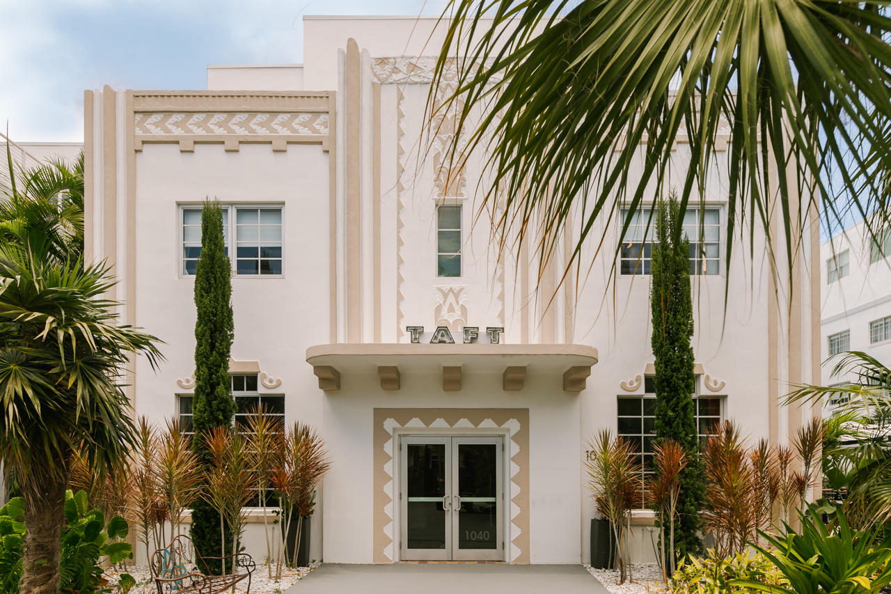 Kenmore Village Hotel, South Beach in MIAMI BEACH - FL
