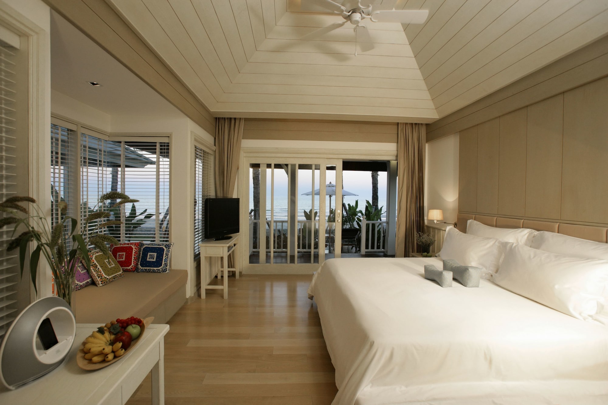 Beach, Village, Twin Beds, Beach Front، Rest Detail Hotel 2/5