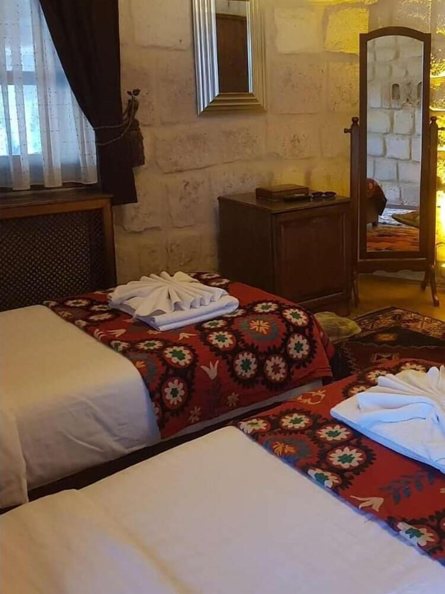 1 BEDROOM, FAMILY, TRIPLE, COURTYARD AREA