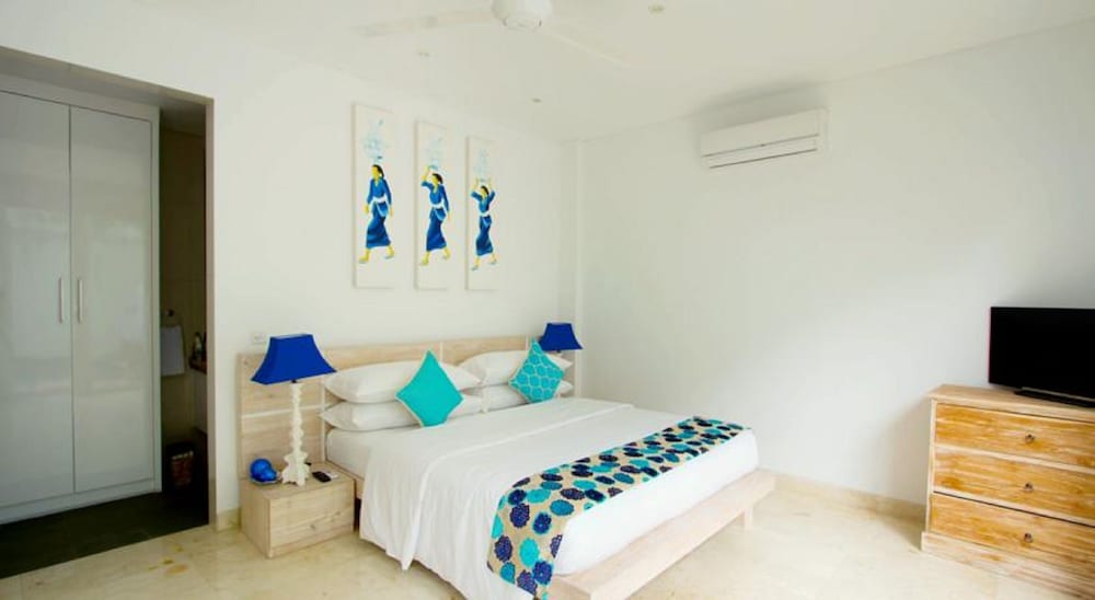 Aq Va Hotel And Villas 17/77