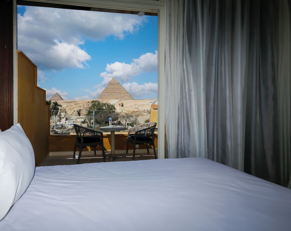 غرفة ملكية بسريرين منفصلين بجاكوزي، Giza Pyramids View Inn 4/8