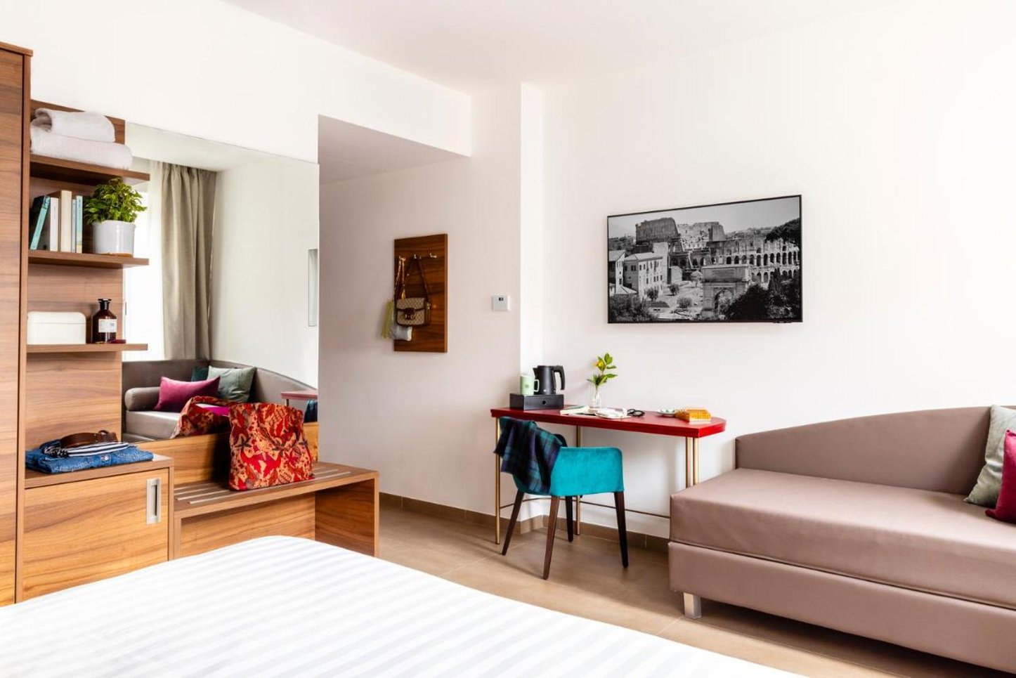 Adoro Hotel 54/72