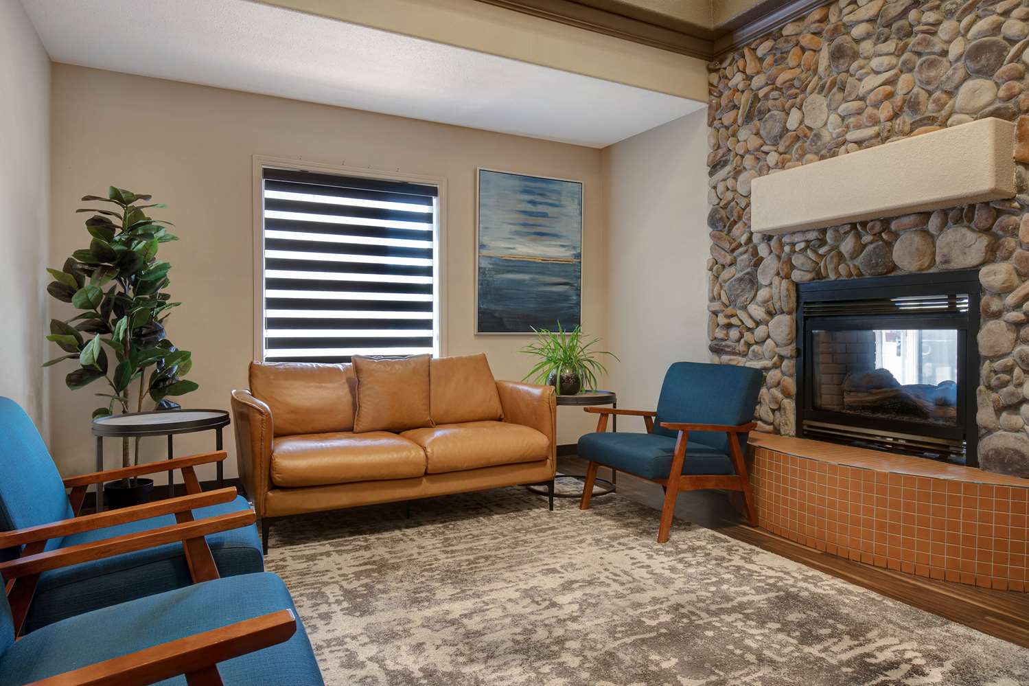Days Inn By Wyndham Medicine Hat 25/38