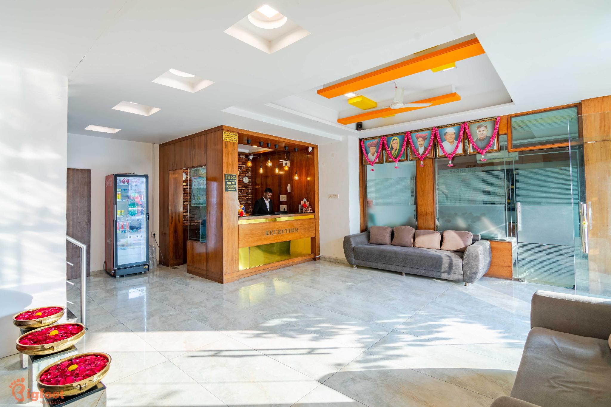 Oyo 4445 Hotel Saishri 16/63