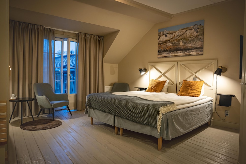 Deluxe, Twin Beds