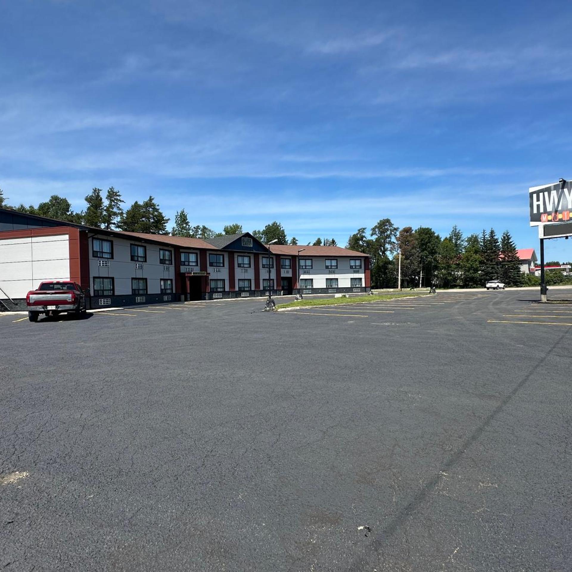HWY 17 Hotel 40/50