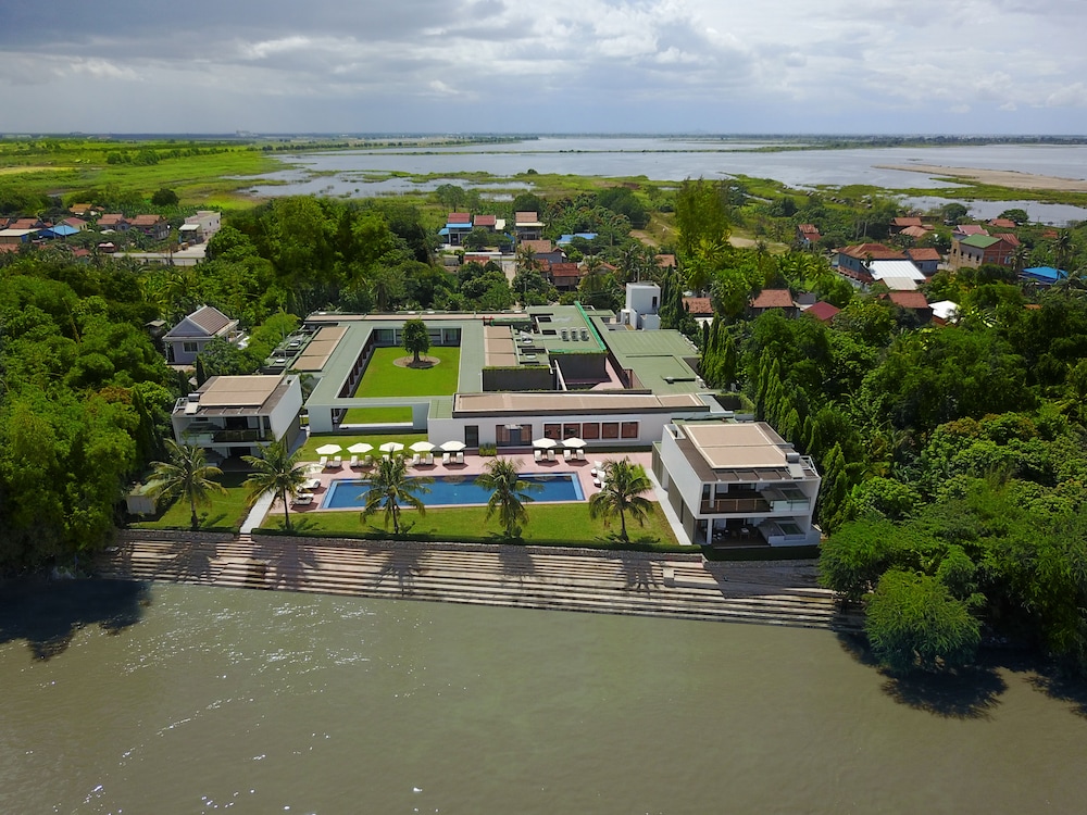 THE BALE PHNOM PENH HOTEL 48/52