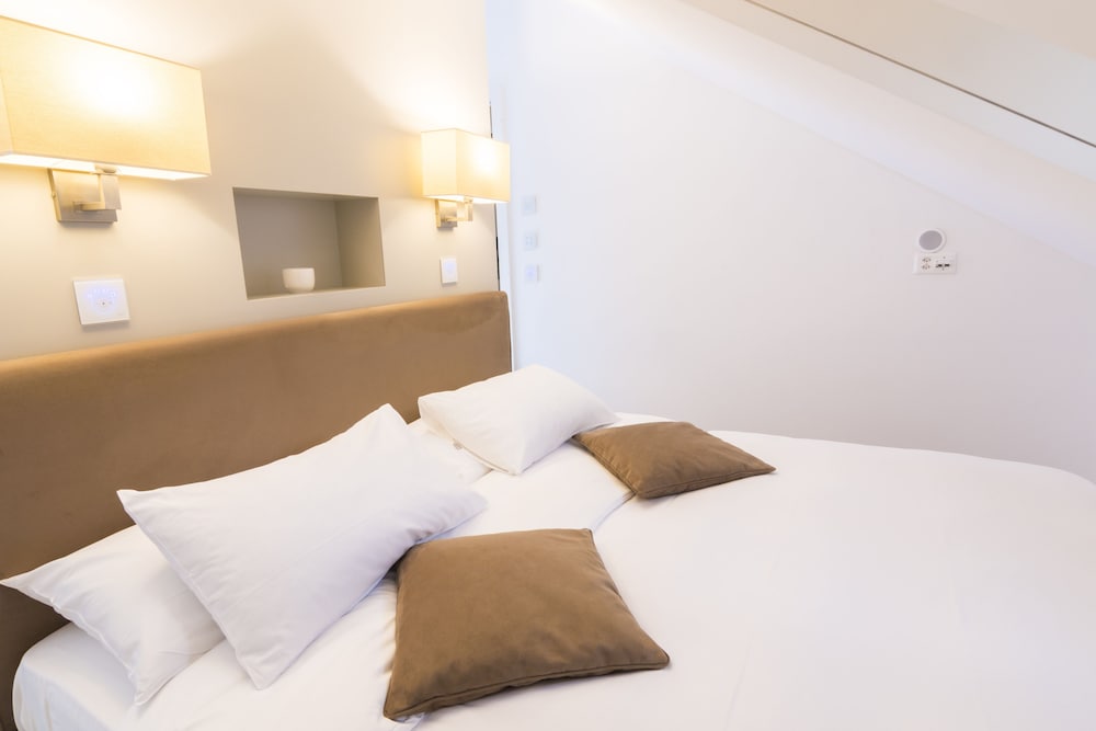 1 BEDROOM, APARTMENT