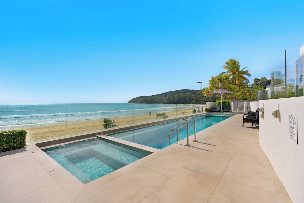 La Mer Apartments 23/50