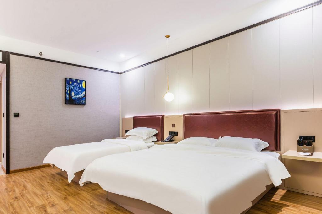 GYA Hotel Linan Qingshan Lake Tech City 7/24