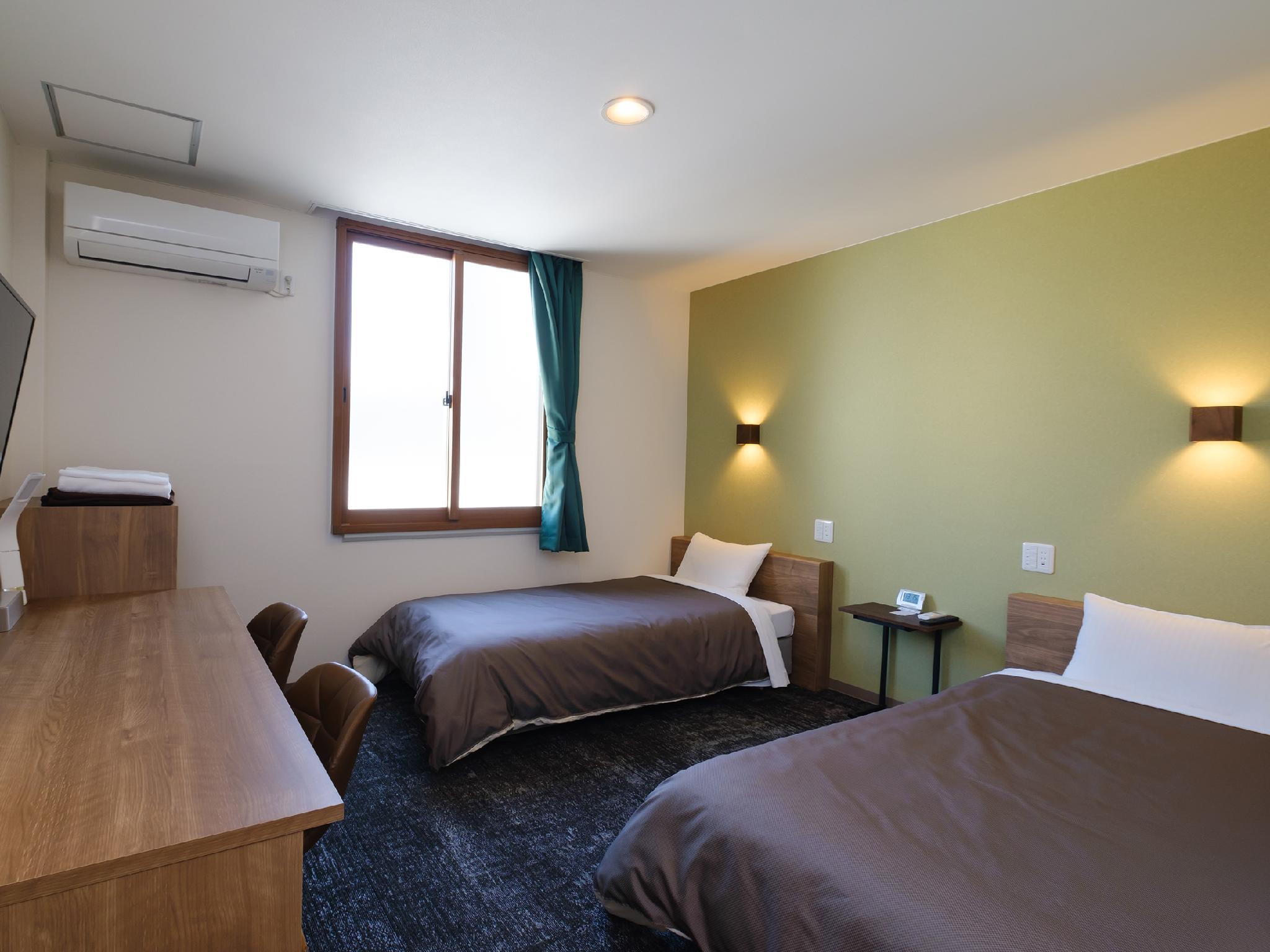 Economy, Twin Beds