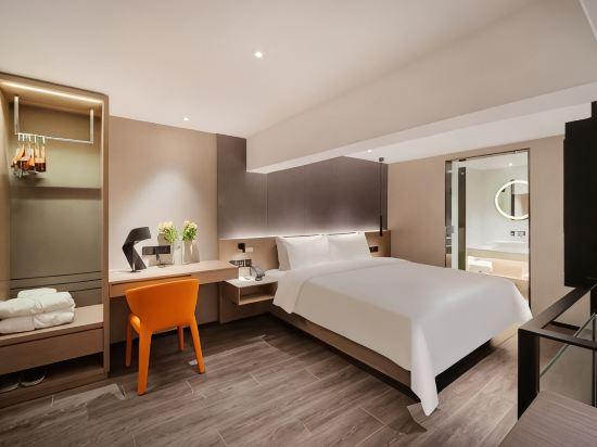 Duplex, Loft, Suite, Queen Bed