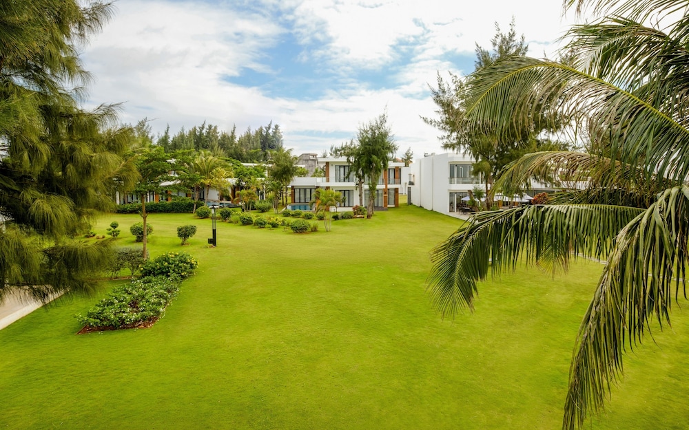Saint Simeon Resort And Spa 64/70