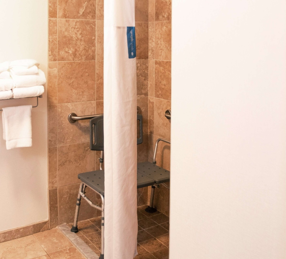 Hampton Inn Gloucester 32/61