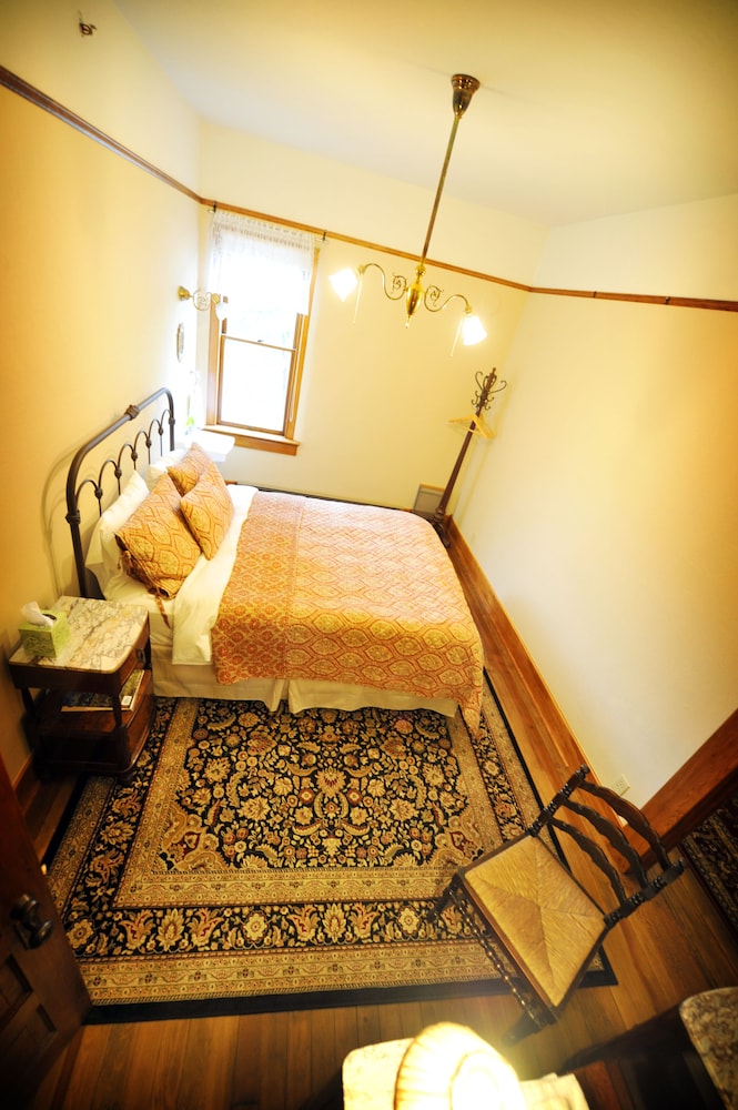 غرفة تقليدية بسرير كوين بحمام مشترك، Balch Hotel 9/10