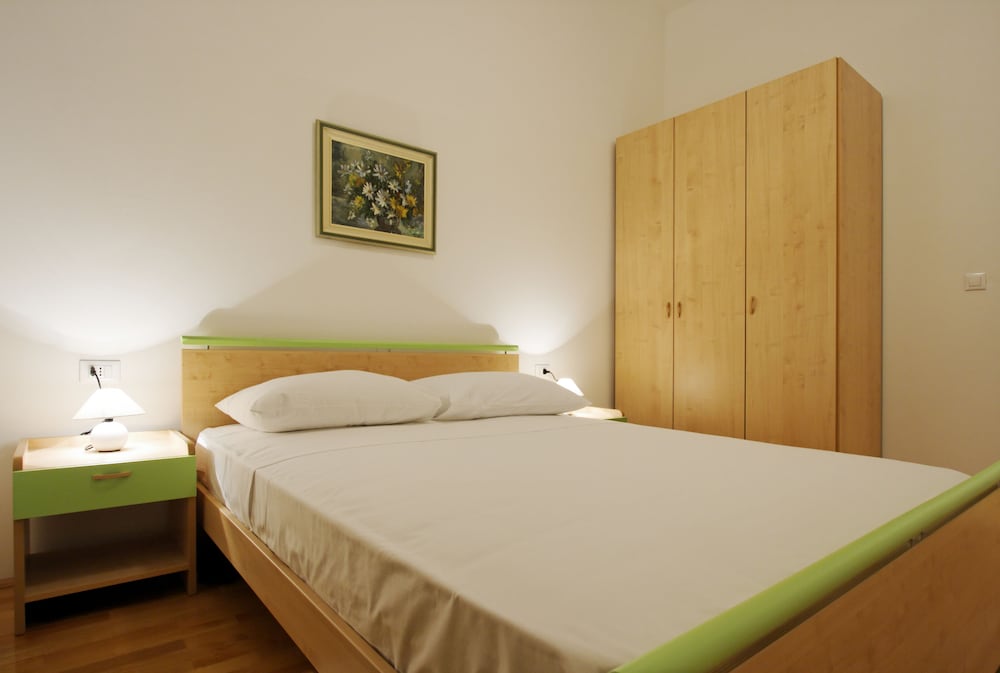 Pharia Aparthotel 14/61
