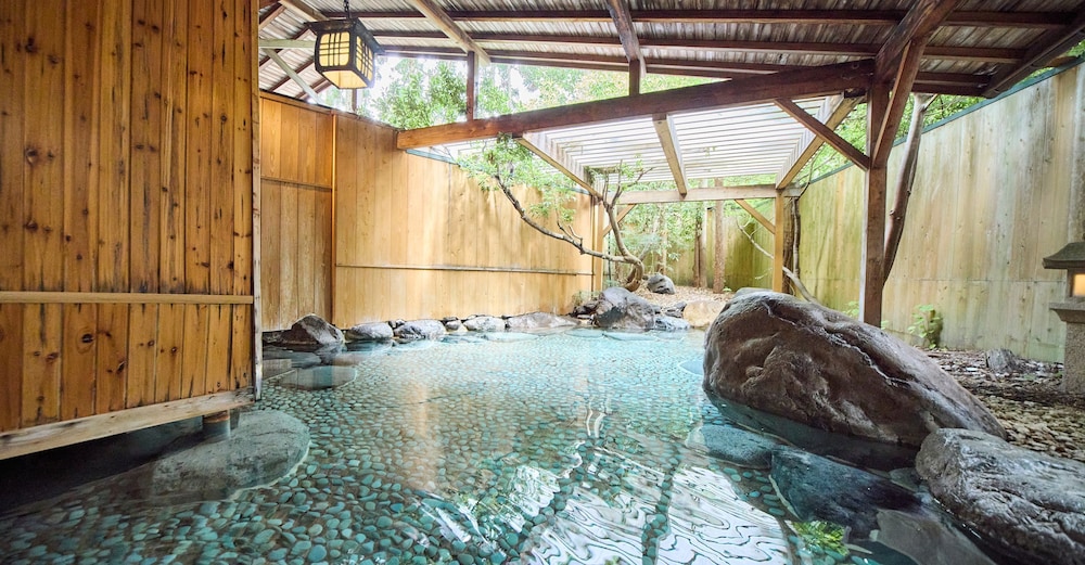 swimming pool spa