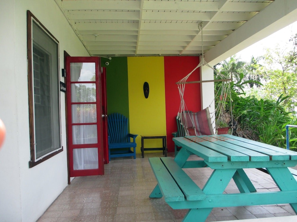 Kingsworth Hostel 33/42