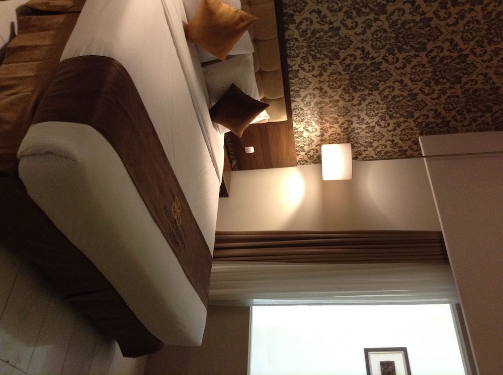 Hotel Safira Magelang 7/16