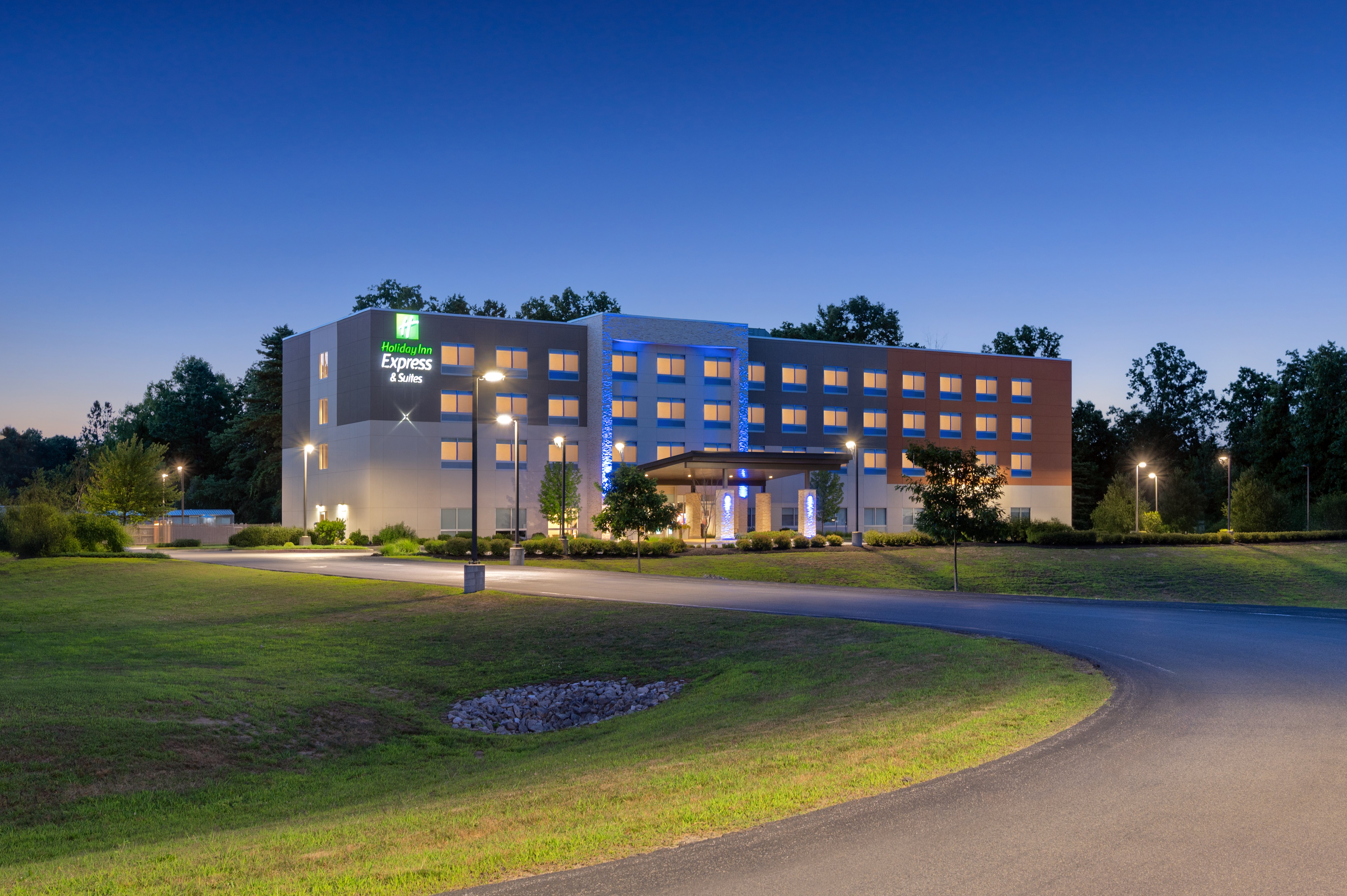 Holiday Inn Express & Suites Queensbury - Lake George Area 4/71