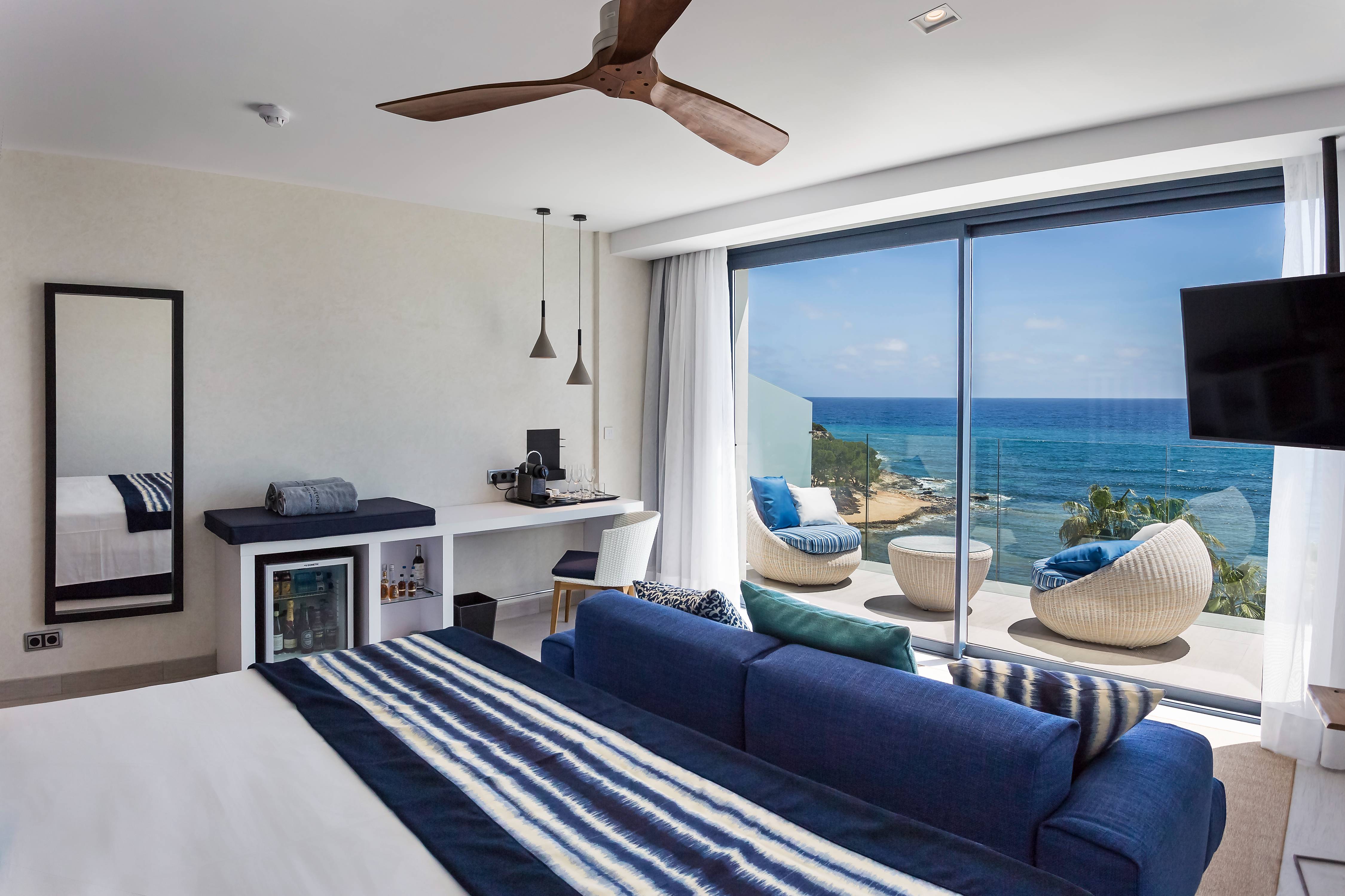 Room at Catalonia Royal Ses Estaques - Adults Only, SANTA EULALIA DEL RIO