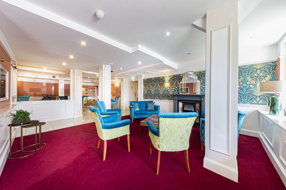 The Beaches Hotel 15/100