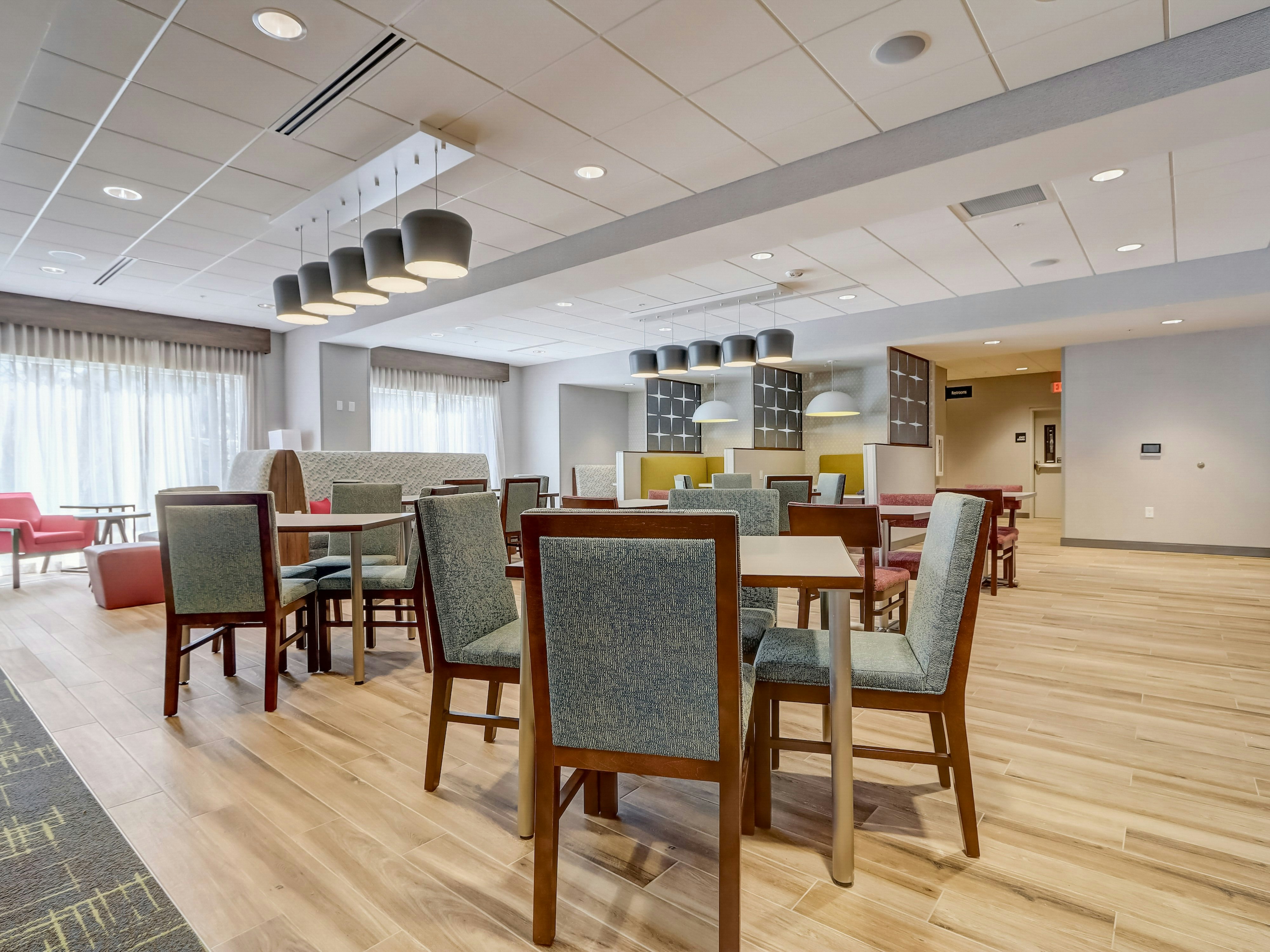Hampton Inn & Suites Cincinnati Midtown Rookwood 19/26