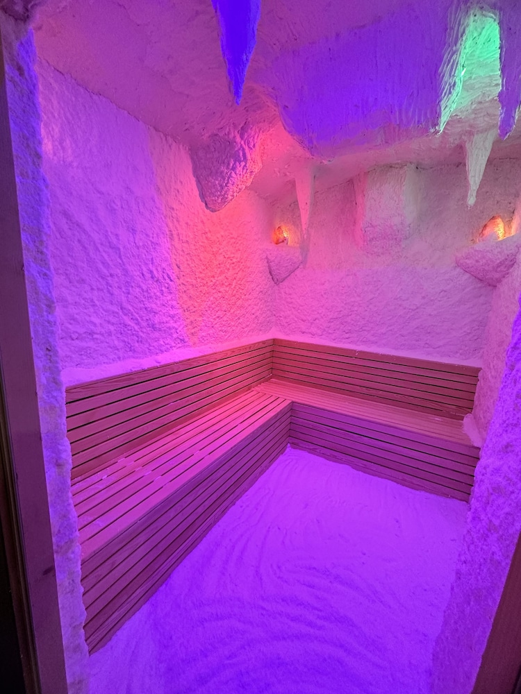 Side Golden Rock Hotel 16 plus Adults Only 20/36