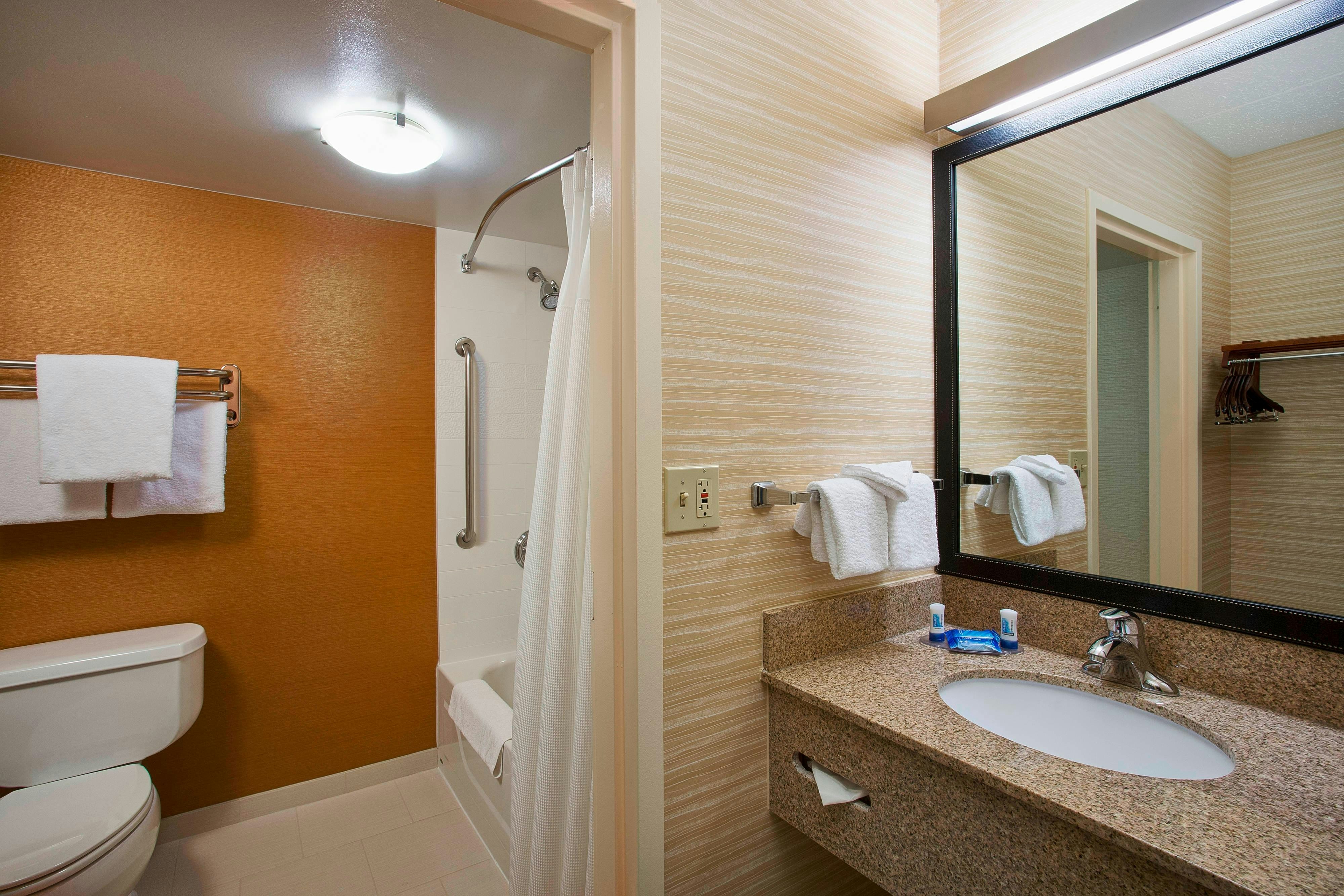 غرفة بسرير كينج، Fairfield Inn Suites Chicago Midway Airport 2/4